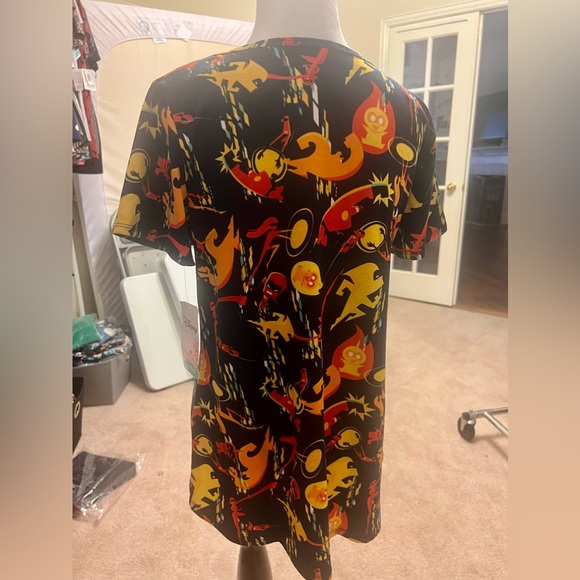 Brand New Lularoe Disney Classic Tp Incredibles size small - Picture 6 of 11
